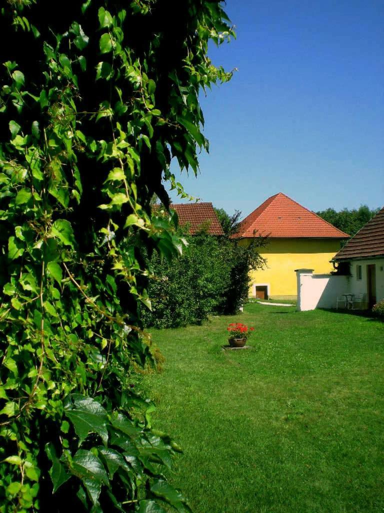 Skorianzhof Ξενοδοχείο Eberndorf Εξωτερικό φωτογραφία